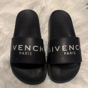Givenchy Black and White Logo Slides